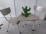 Kleine vintage tafel met stoelen, Huis en Inrichting, 55 tot 75 cm, Rechthoekig, 45 tot 60 cm, Zo goed als nieuw