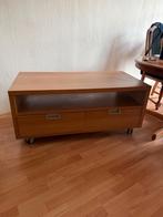 Ikea tv meubel met wieltjes, Huis en Inrichting, Ophalen, Zo goed als nieuw