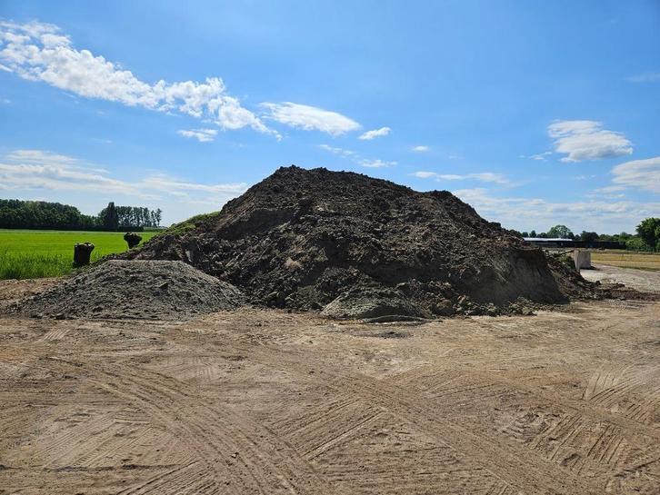 Partij van ca 2.000 M3 grond vulgrond ophooggrond., Tuin en Terras, Aarde en Mest, Tuinaarde, Ophalen