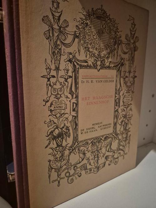 Het Haagsche Binnenhof - Dr. H.E. van Gelder - 1946, Antiek en Kunst, Antiek | Boeken en Bijbels, Ophalen of Verzenden
