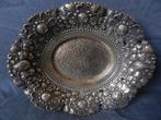Ovaal zilveren schaaltje bloemmotieven Djokja b 14,6 102 gr, Antiek en Kunst, Antiek | Goud en Zilver, Ophalen of Verzenden, Zilver
