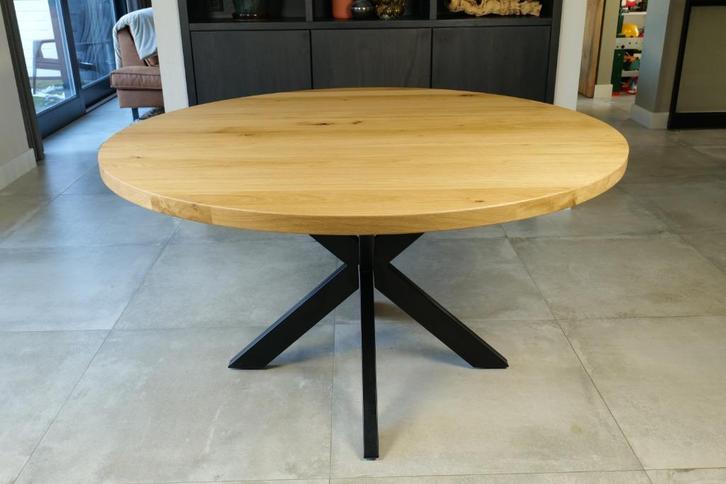 Nieuwe mooie rustieke eiken ronde tafels 140cm., Huis en Inrichting, Tafels | Eettafels, Nieuw, 100 tot 150 cm, 100 tot 150 cm