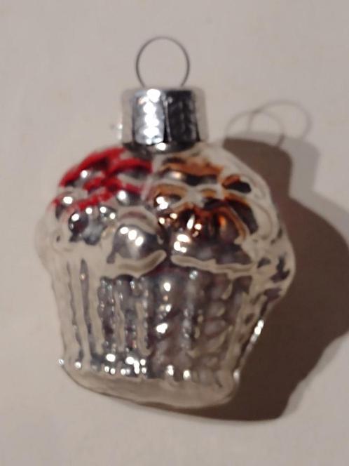 oude zilveren bloemenmandje kerstbal H 5 cm, Diversen, Kerst, Gebruikt, Ophalen