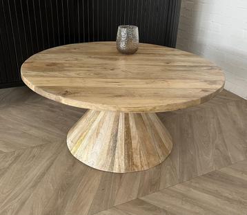 Magazijn Leegverkoop Ronde salontafel mangohout conische poo beschikbaar voor biedingen