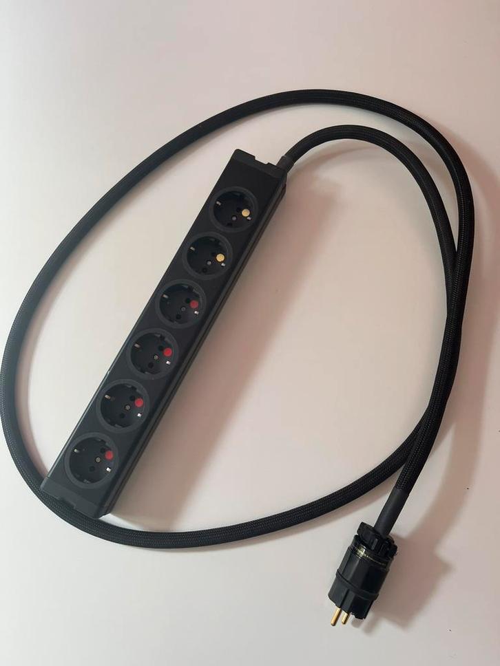 Audioconnexion stekkerblok met furutech f1-e11 stekker, Audio, Tv en Foto, Overige Audio, Tv en Foto, Gebruikt, Ophalen of Verzenden