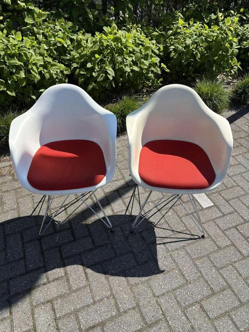 16 vitra DAR stoelen door Eames, Huis en Inrichting, Stoelen, Kunststof, Wit, Ophalen of Verzenden