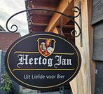 Dubbelzijdig uithangbord Hertog Jan 'uit liefde voor bier', Verzamelen, Biermerken, Nieuw, Reclamebord, Plaat of Schild, Ophalen of Verzenden