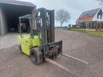 CLARCK 3 TON DSEL/Toyota 2.5t diesel / mitsubishi  fg 25    beschikbaar voor biedingen