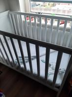 Wit Ledikant en aankleedkussen, Kinderen en Baby's, Babywiegjes en Ledikanten, Ophalen of Verzenden, Zo goed als nieuw, Ledikant