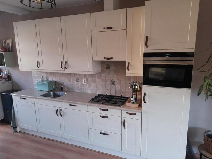 Complete landelijke keuken (Budgetplan) – cremewit – Siemens, Huis en Inrichting, Keuken | Complete keukens, Gebruikt, Overige typen