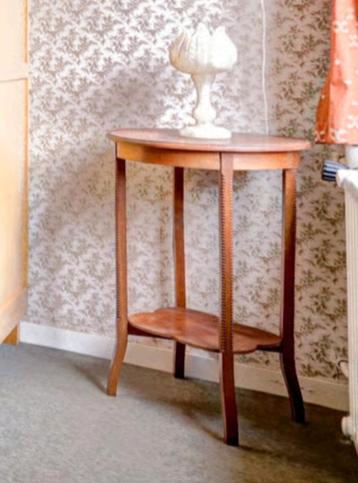 Houten vintage Tafeltje / Side Table beschikbaar voor biedingen