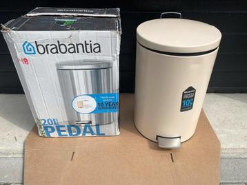 Brabantia Recyle Pedaalemmer Met Gf-Bakje 20L almond nieuw beschikbaar voor biedingen