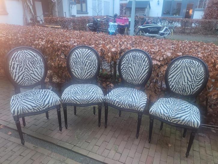 4 Zebra eetkamerstoelen t.e.a.b, Huis en Inrichting, Stoelen, Gebruikt, Vijf, Zes of meer stoelen, Stof, Ophalen of Verzenden
