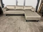 Luxe nieuwe beige stoffen hoekbank 257x170 cm, Ophalen, Zo goed als nieuw