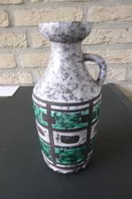 vintage Strehla oorvaasje, Gebruikt, Overige kleuren, Aardewerk of Porselein, Ophalen of Verzenden