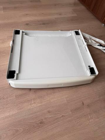 Tussenstuk wasmachine en droger met schuiflade beschikbaar voor biedingen