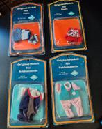 4x schildpad pop kleding sets op kaart jaren 60, Verzamelen, Ophalen of Verzenden, Zo goed als nieuw, Pop