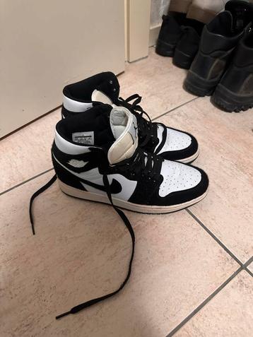 Nike Air Jordan 1 Panda beschikbaar voor biedingen