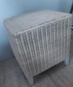 Hocker / poef / bijzettafel, riet op pootjes, Ophalen, Minder dan 50 cm, Vierkant, Minder dan 50 cm