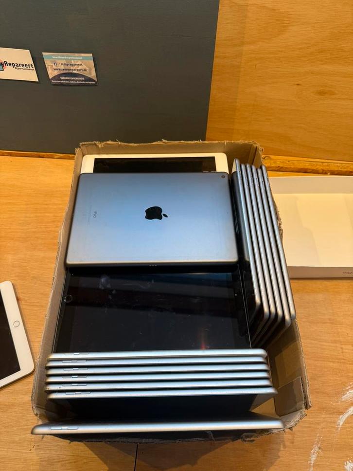 Partij Apple Ipads 5e, 6e en 7e generatie, 32GB, Computers en Software, Apple iPads, Gebruikt, Apple iPad, 10 inch, 32 GB, Overige kleuren