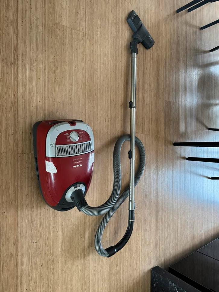 Miele stofzuiger, Witgoed en Apparatuur, Stofzuigers, Zo goed als nieuw, Ophalen