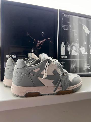 Off White Out of Office Grey beschikbaar voor biedingen
