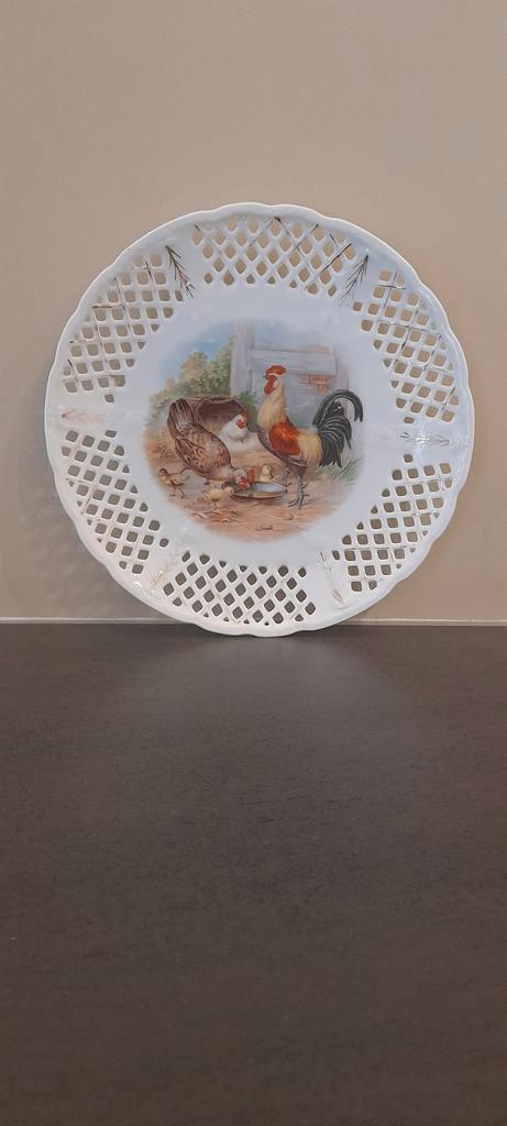 Decoratief Bord Kip - Doorboord Traliewerk, Antiek en Kunst, Antiek | Schalen, Ophalen of Verzenden
