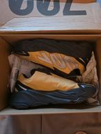 Yeezy 700 Boost Honey Flux Maat 43 1/3 Nieuw, Overige kleuren, Nieuw, Ophalen of Verzenden, Sneakers of Gympen
