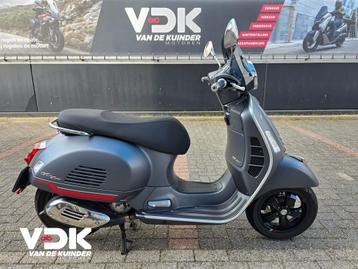 VESPA GTS 300 SUPER SPORT (bj 2023) beschikbaar voor biedingen
