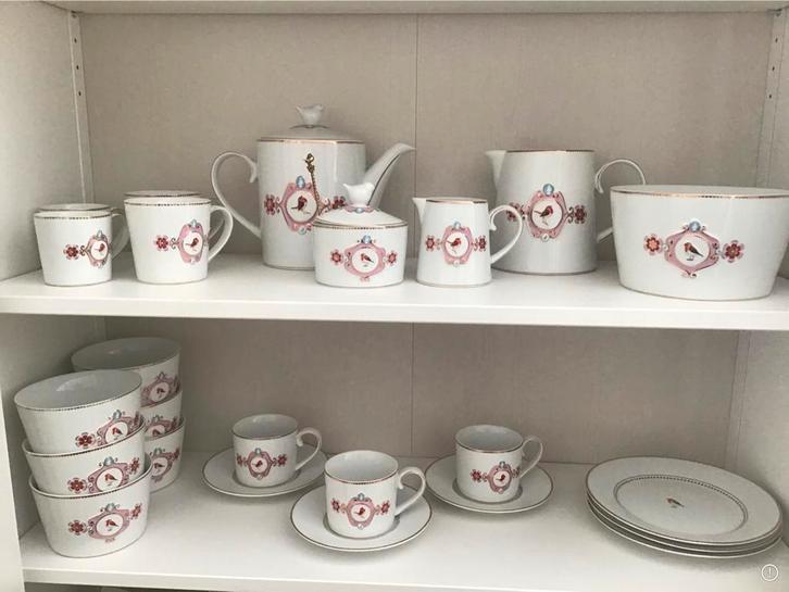 Pip Studio Love Birds servies - roze accenten, Huis en Inrichting, Keuken | Servies, Zo goed als nieuw, Compleet servies, Overige stijlen