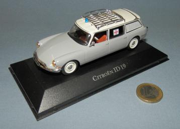 Altaya 1/43 : Citroën DS ID Ambulance anno 1962