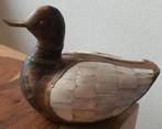 Bronzen beeld eend antiek brons met hout en parelmoer schelp, Ophalen of Verzenden