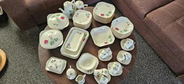 wawel Porselein 59-delig servies beschikbaar voor biedingen