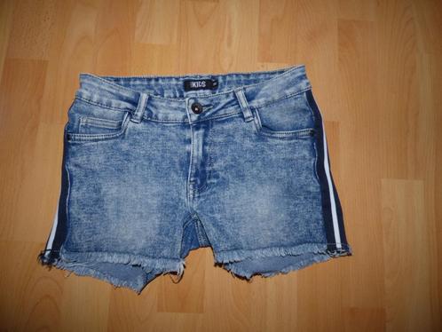 Gave korte spijkerbroek van Europe Kids, maat 158 NIEUWSTAAT, Kinderen en Baby's, Kinderkleding | Maat 158, Zo goed als nieuw