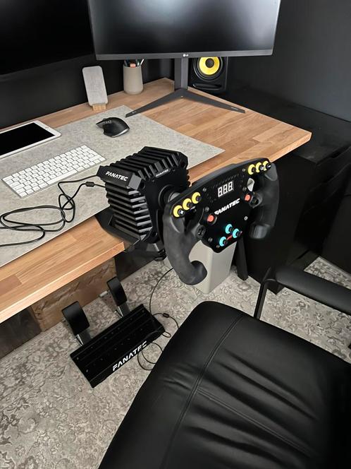 Fanatec CSL DD 5nm bundle + F1 Esports v2 stuur, Computers en Software, Joysticks, Zo goed als nieuw, Ophalen