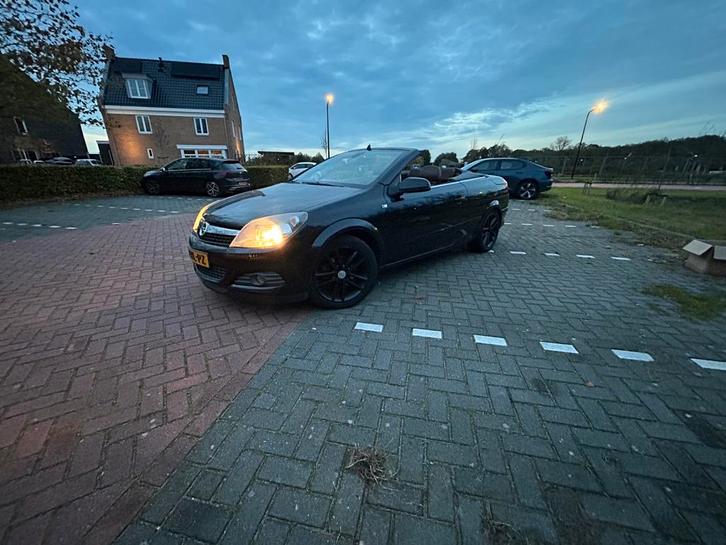 Opel Astra 1.8-16V 140pk 2007 Zwart, Auto's, Opel, Particulier, Astra, ABS, Achteruitrijcamera, Airbags, Airconditioning, Android Auto