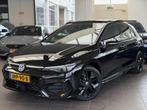 Volkswagen Golf 1.5 eTSI R-Line Pano / Head-up / 360 /, Auto's, 4 cilinders, 150 pk, Zwart, Bedrijf
