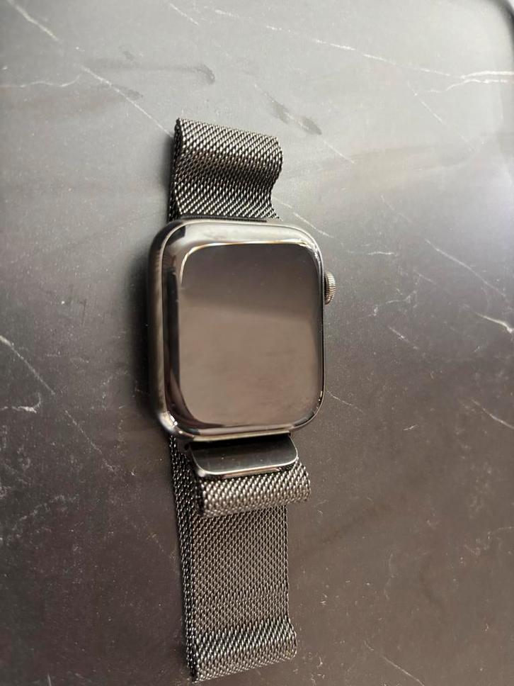 Apple Watch Series 8 45mm - Luxe Bandje, Goede Staat!, Sieraden, Tassen en Uiterlijk, Smartwatches, Zo goed als nieuw, iOS, Zwart