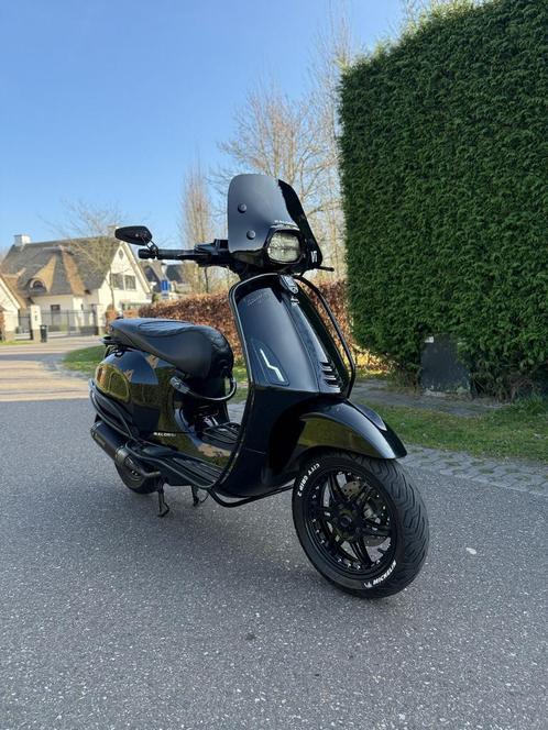 Vespa sprint 80cc E4 akrapovic, Fietsen en Brommers, Scooters | Vespa, Zo goed als nieuw, Overige modellen, Maximaal 45 km/u, Benzine