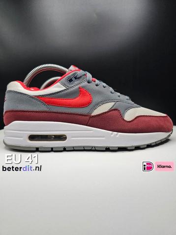 Nike Air Max 1 'University Red'
Maat: 41 beschikbaar voor biedingen