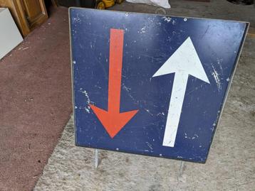 Verkeersbord beschikbaar voor biedingen