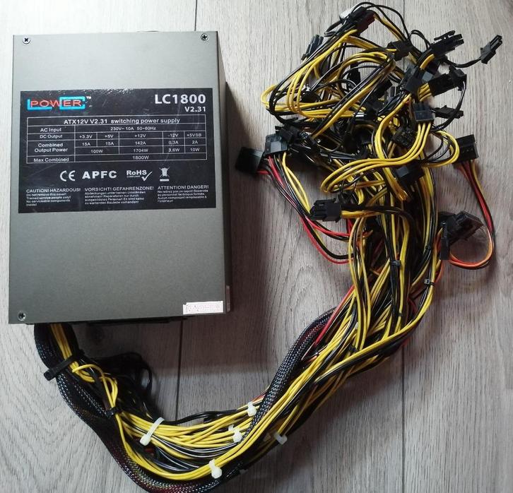 LC Power 1800 watt voeding, Computers en Software, Interne voedingen, Zo goed als nieuw, Ophalen of Verzenden