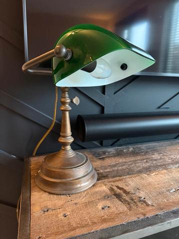 Antieke bureaulamp van overgrootopa beschikbaar voor biedingen
