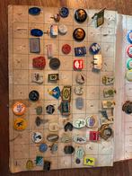 Grote verzameling vintage speldjes en buttons, Verzamelen, Speldjes, Pins en Buttons, Ophalen of Verzenden, Gebruikt, Merk, Speldje of Pin