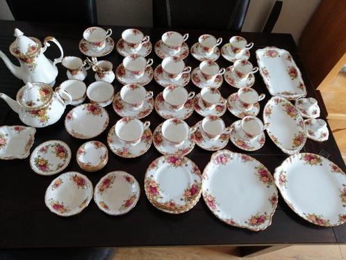 Royal Albert Old Country Roses servies, Verzamelen, Porselein, Kristal en Bestek, Zo goed als nieuw, Kop en/of schotel, Porselein