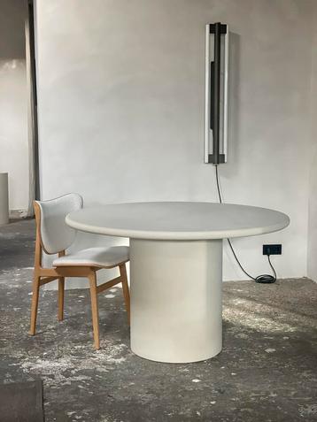 Beton cire tafel rond NIEUW! beschikbaar voor biedingen