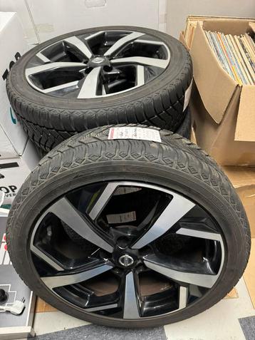 4x Nissan Qashqai velgen  5x114.3 66.1 19” allseason banden beschikbaar voor biedingen