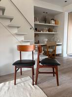 Hout + zwarte zitting vintage stoelen / Deens Scandinavisch, Gebruikt, Twee, Bruin, Ophalen of Verzenden