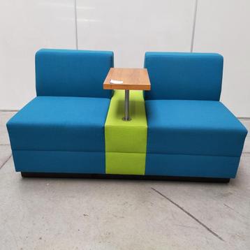 Casala Palau design wachtbank / wachtkamerbank met tafeltje beschikbaar voor biedingen