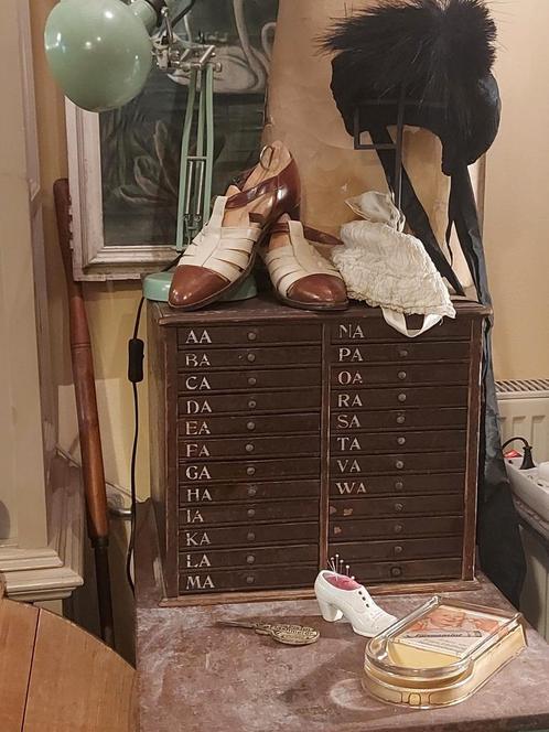 Antiek laden kastje met 24 laatjes uit de fournituren winkel, Antiek en Kunst, Curiosa en Brocante, Ophalen of Verzenden